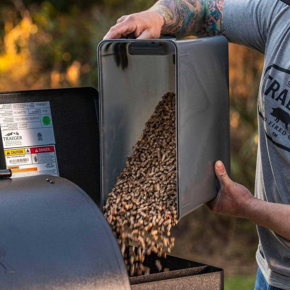 Pellet Bin with Lid a7k