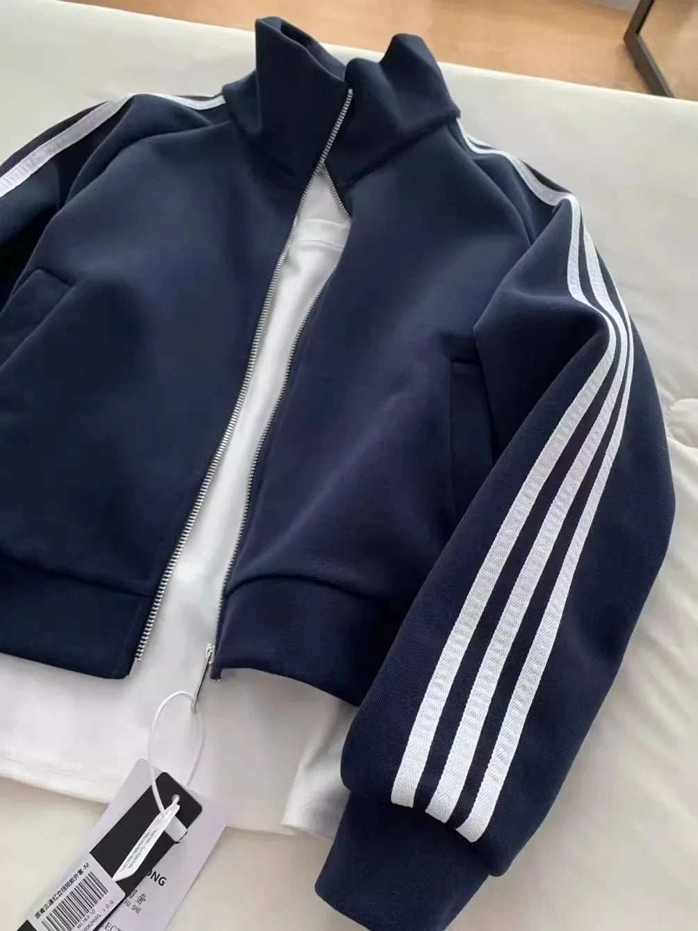 Three-stripe sports sweatshirt jacket k7
