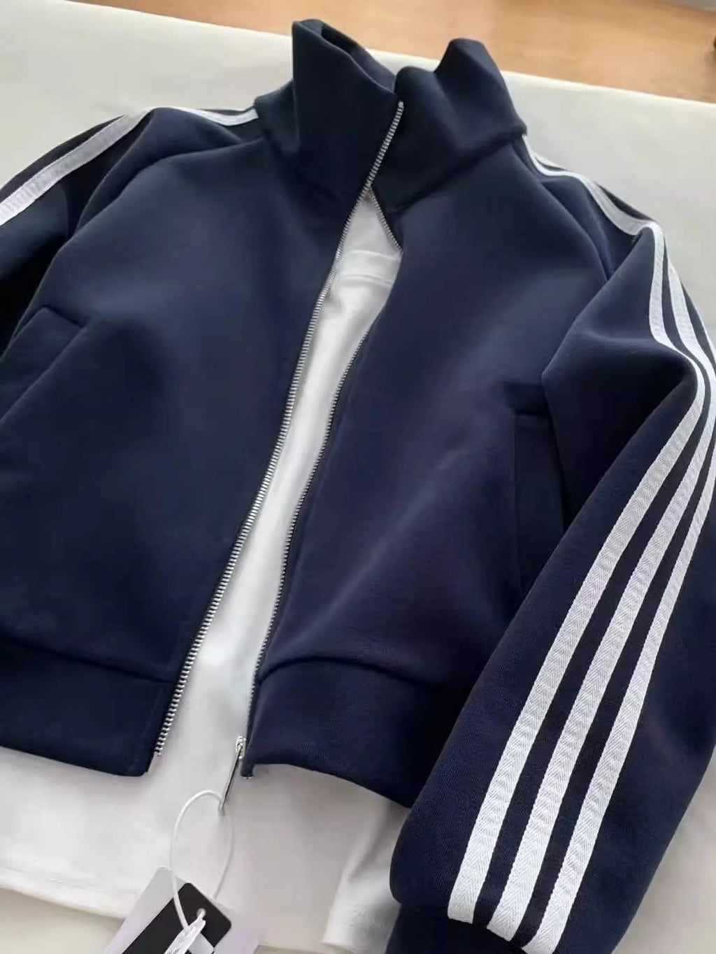 Three-stripe sports sweatshirt jacket k7