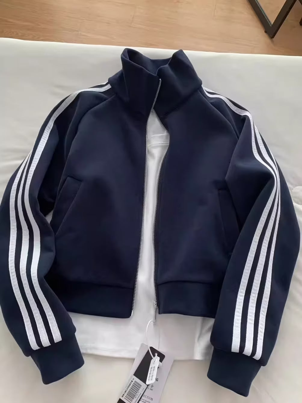 Three-stripe sports sweatshirt jacket