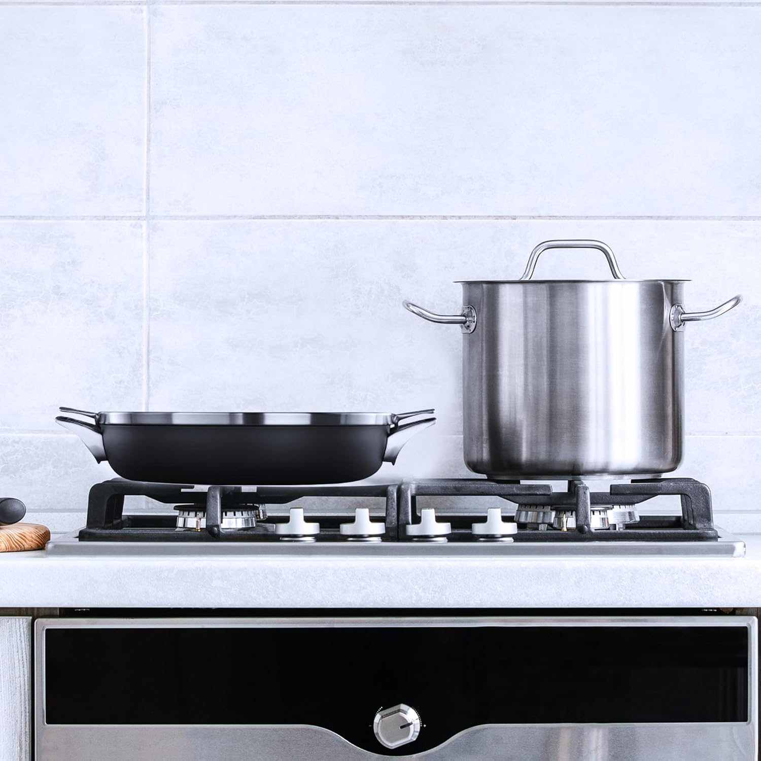 Hard Anodized Nonstick Pan with Lid 12 Inch a7