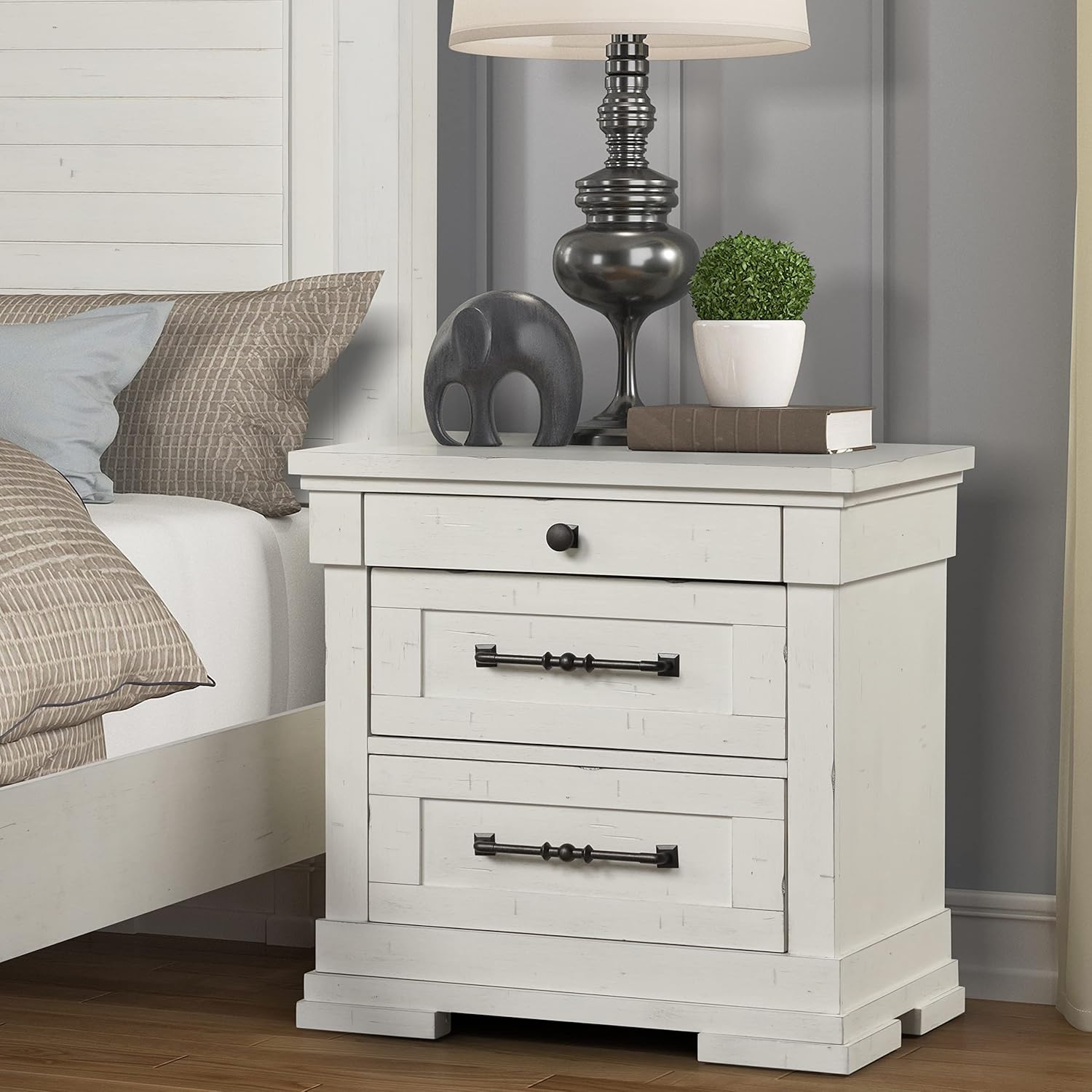 Queen Bed with Dresser Mirror Nightstand Antique White k7p